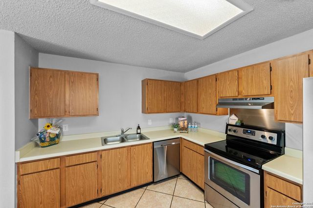 7651 Cascade Oak, San Antonio, TX 78249