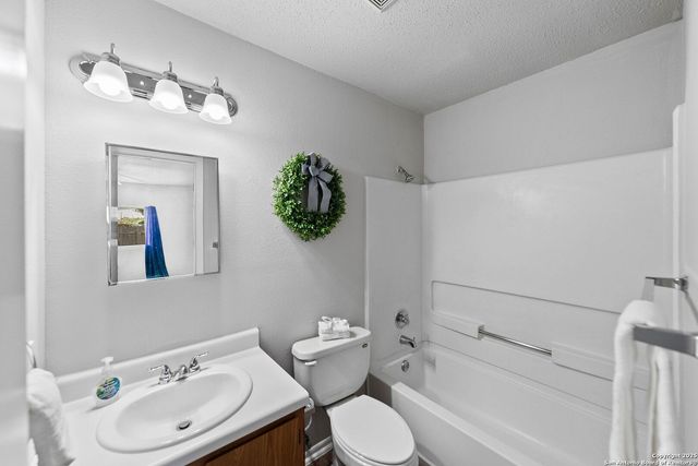 7651 Cascade Oak, San Antonio, TX 78249