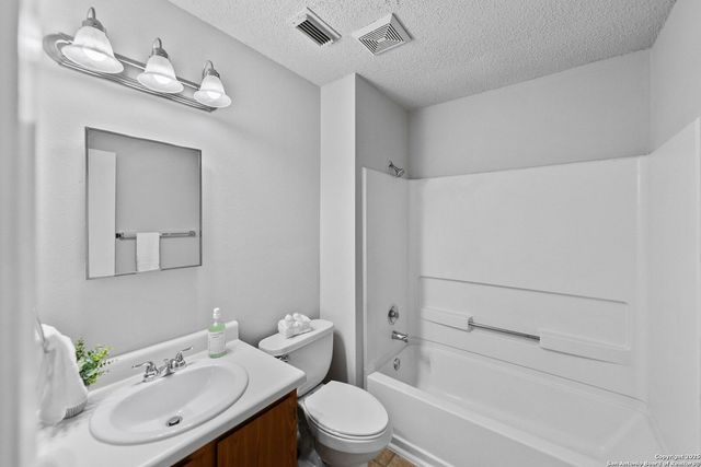 7651 Cascade Oak, San Antonio, TX 78249