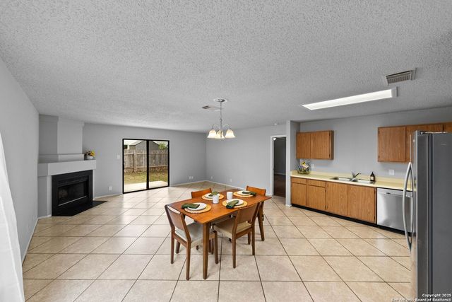 7651 Cascade Oak, San Antonio, TX 78249