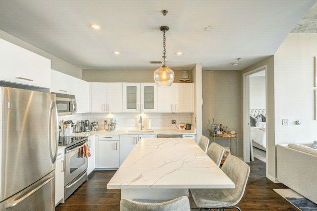 600 12th Ave S Apt 738, Nashville, TN 37203