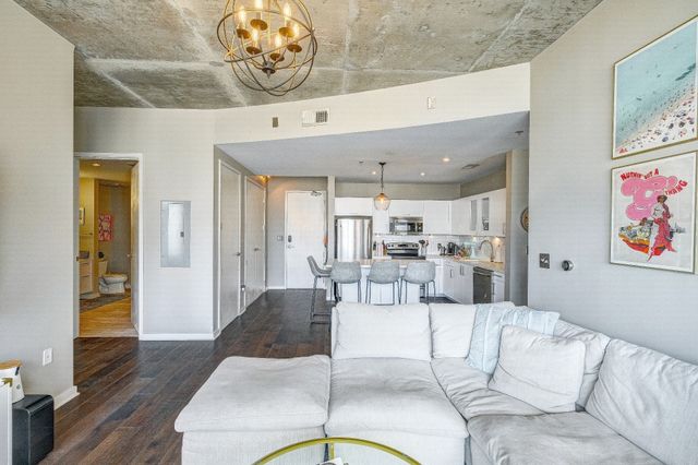 600 12th Ave S Apt 738, Nashville, TN 37203