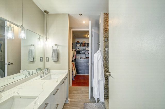 600 12th Ave S Apt 738, Nashville, TN 37203