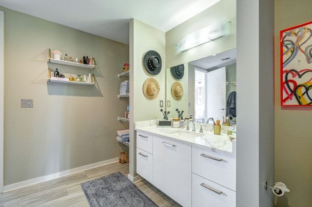 600 12th Ave S Apt 738, Nashville, TN 37203