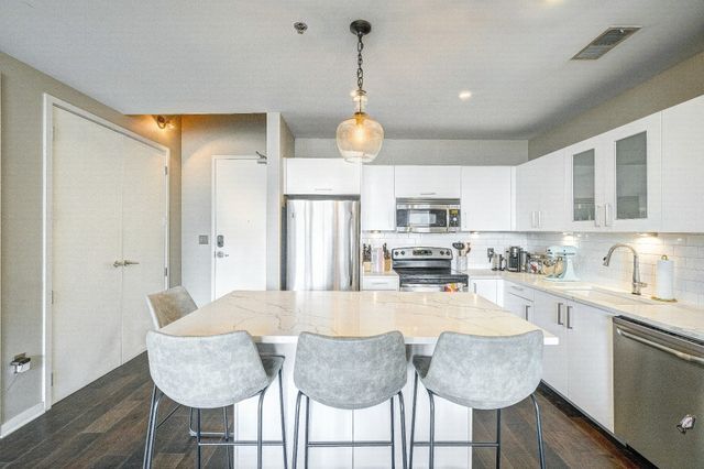 600 12th Ave S Apt 738, Nashville, TN 37203