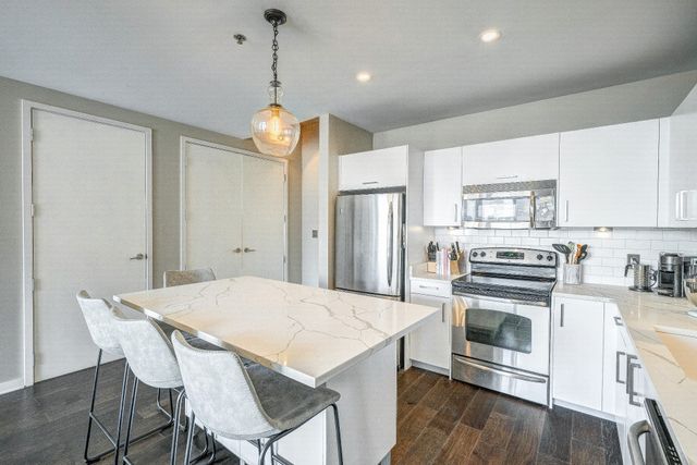 600 12th Ave S Apt 738, Nashville, TN 37203
