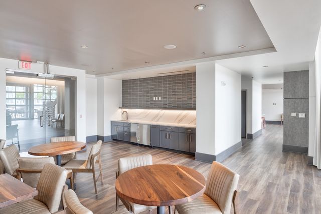 600 12th Ave S Apt 738, Nashville, TN 37203
