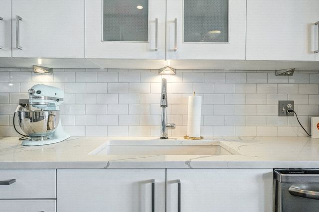 600 12th Ave S Apt 738, Nashville, TN 37203