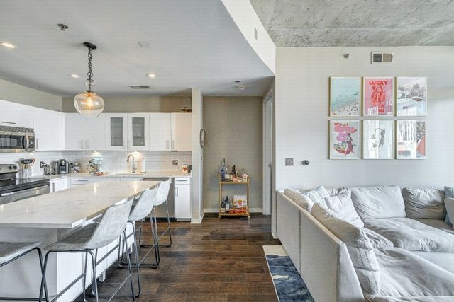 600 12th Ave S Apt 738, Nashville, TN 37203