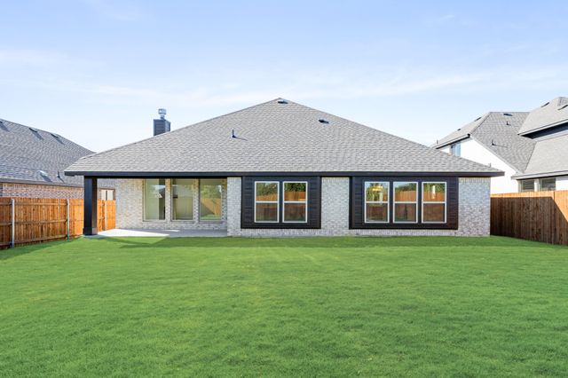 577 Red Maple Road, Waxahachie, TX 75165