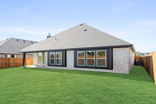 577 Red Maple Road, Waxahachie, TX 75165