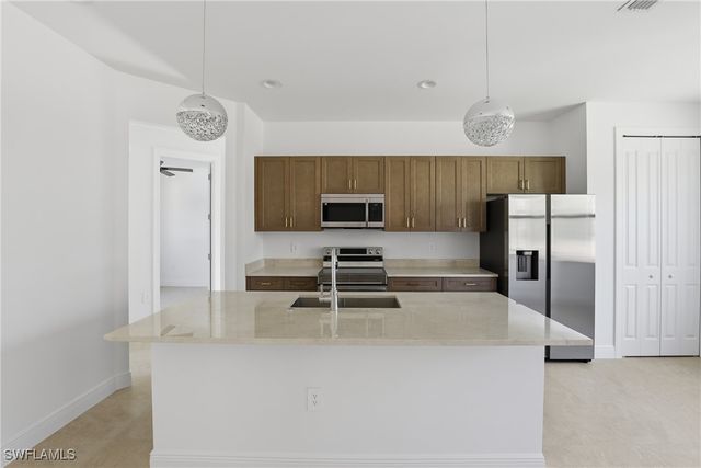 2167 Della DR, Naples, FL 34117