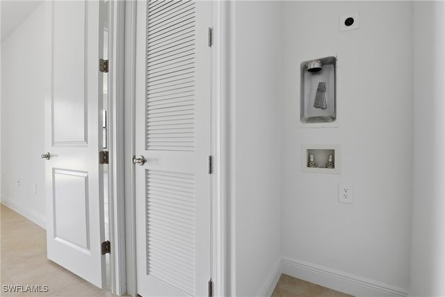 2167 Della DR, Naples, FL 34117