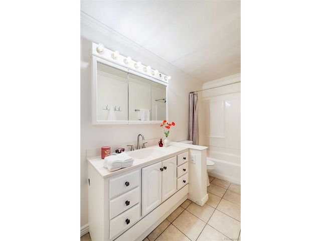 10115 W 25th Ave 16, Lakewood, CO 80215