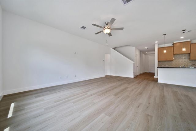 1003 Thor, New Caney, TX 77357