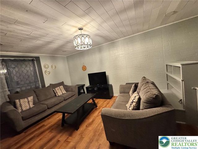 2336 3rd Street, Wilson Boro, PA 18042