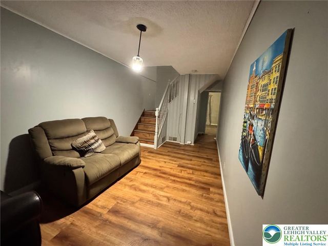 2336 3rd Street, Wilson Boro, PA 18042