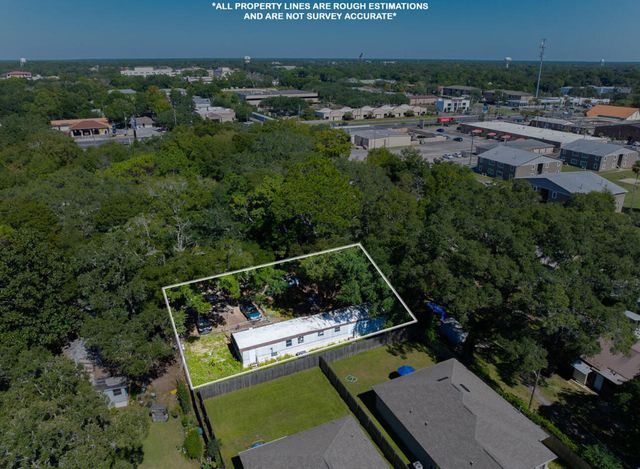 765 pinecrest Lane, Fort Walton Beach, FL 32547