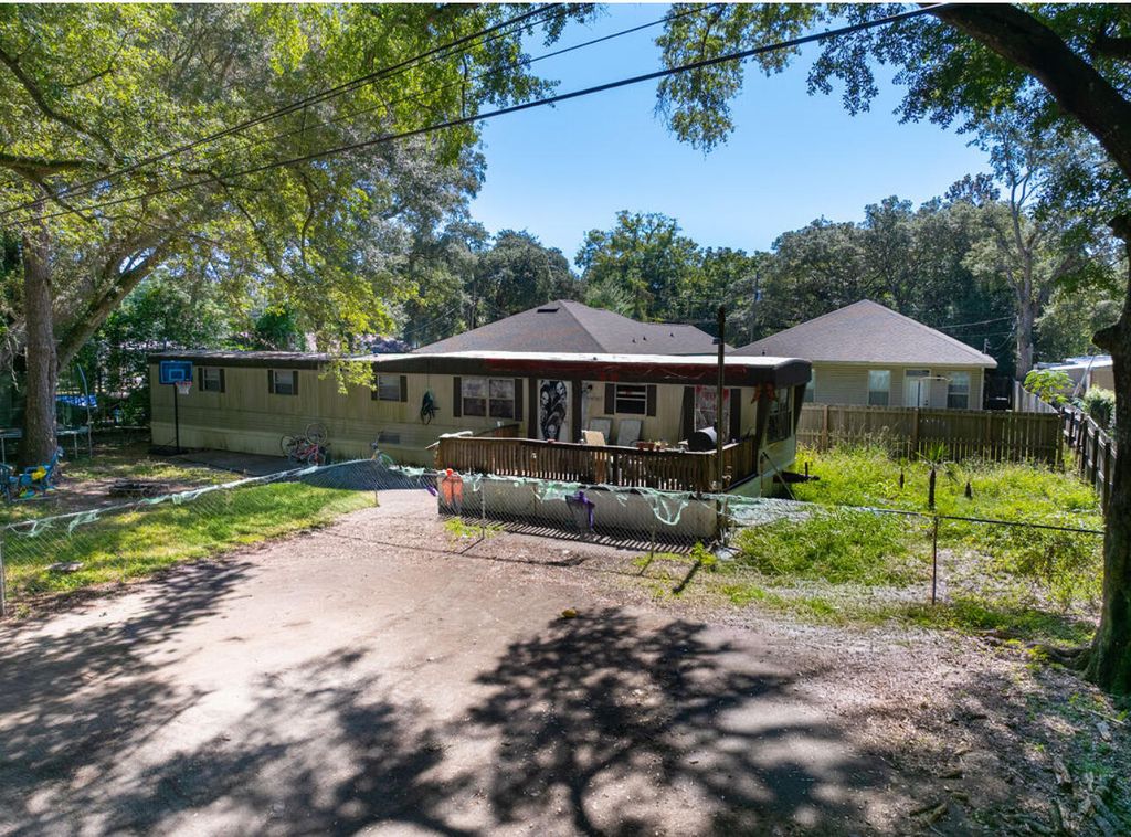 765 pinecrest Lane, Fort Walton Beach, FL 32547