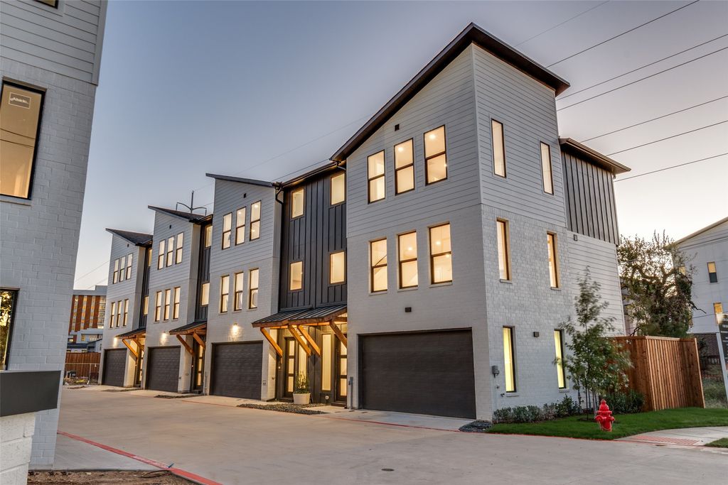 3940 Spring Valley Road 3, Farmers Branch, TX 75001