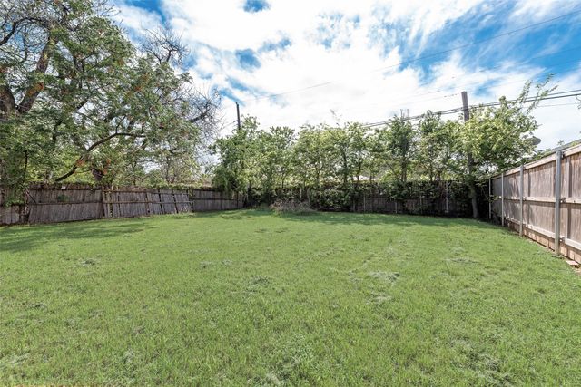 1836 Carver Avenue, Fort Worth, TX 76102