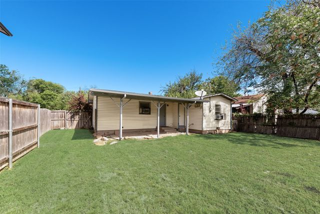 1836 Carver Avenue, Fort Worth, TX 76102