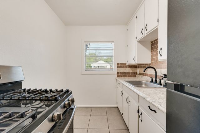 1836 Carver Avenue, Fort Worth, TX 76102