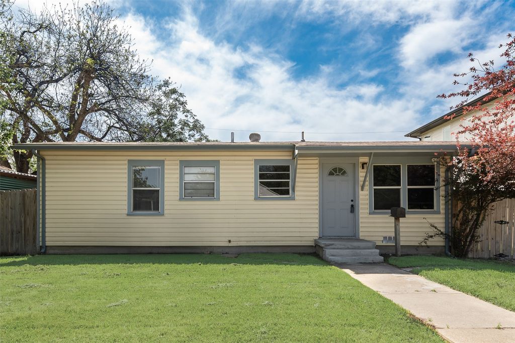 1836 Carver Avenue, Fort Worth, TX 76102