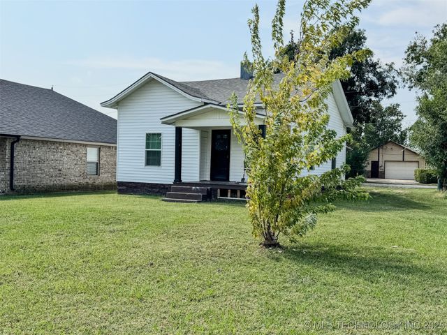 221 N Dorothy Avenue, Claremore, OK 74017