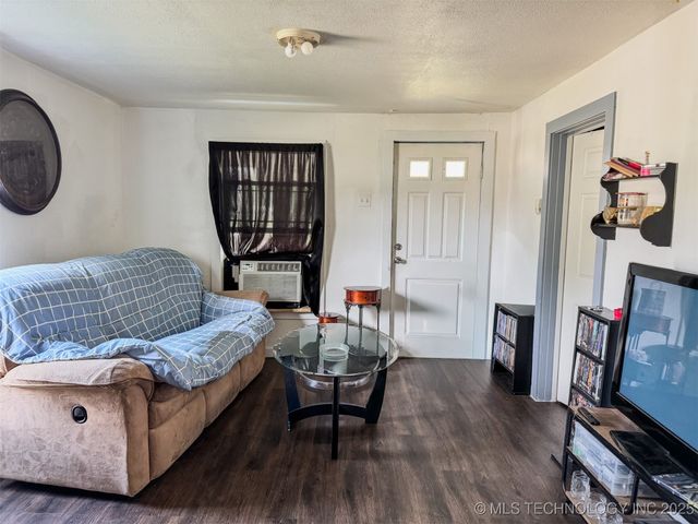 221 N Dorothy Avenue, Claremore, OK 74017