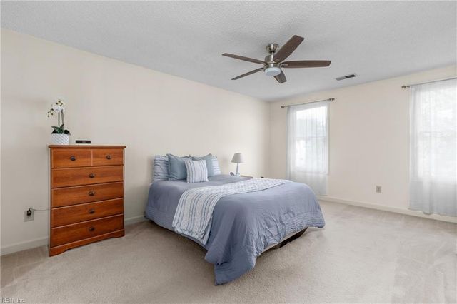 5229 Chipping LN, Virginia Beach, VA 23455