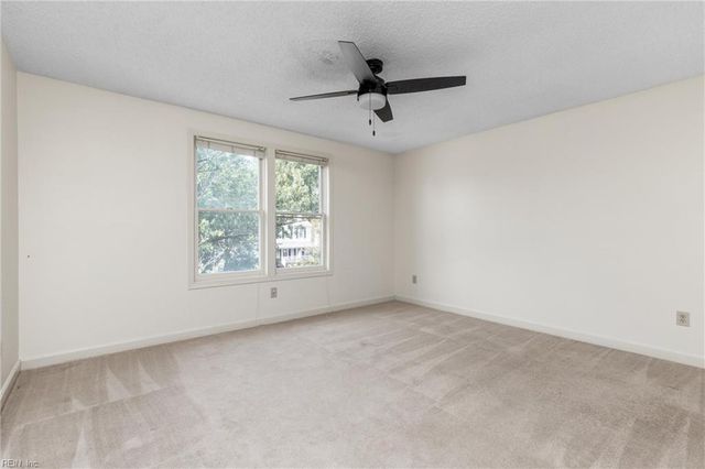 5229 Chipping LN, Virginia Beach, VA 23455