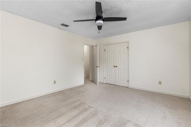 5229 Chipping LN, Virginia Beach, VA 23455