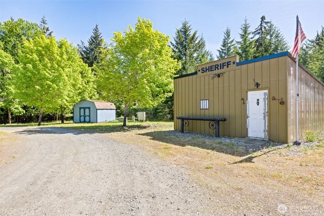 5611 S Doss Road, Port Angeles, WA 98362