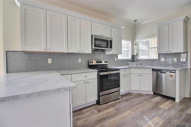 32495 Magnolia Ct, Denham Springs, LA 70706