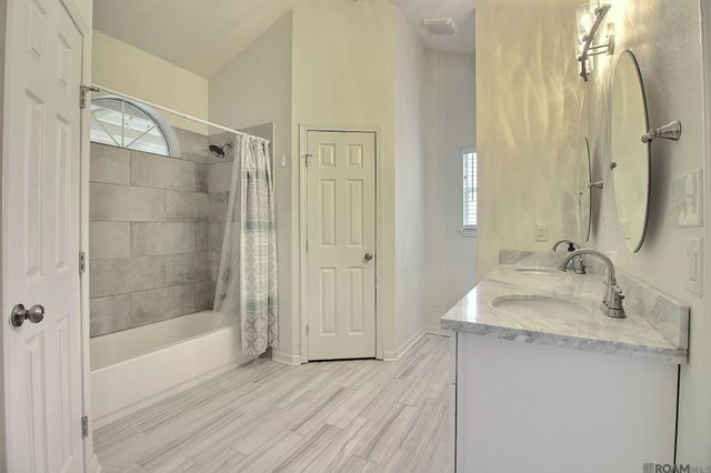 32495 Magnolia Ct, Denham Springs, LA 70706