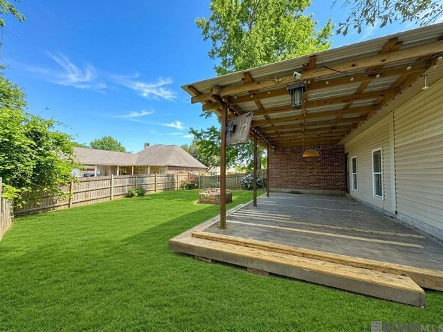 32495 Magnolia Ct, Denham Springs, LA 70706