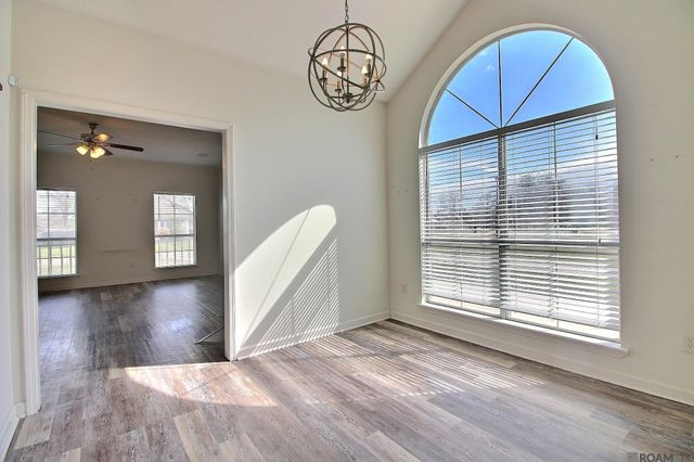 32495 Magnolia Ct, Denham Springs, LA 70706