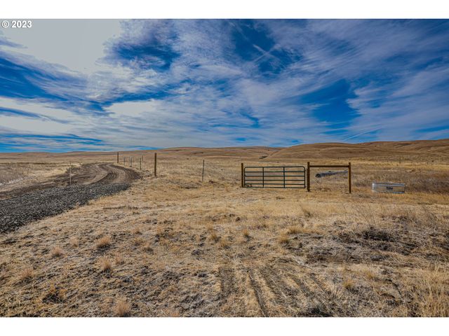 1602 CENTERVILLE Hwy, Centerville, WA 98613