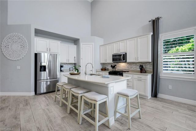 7209 Wilton DR, Naples, FL 34109
