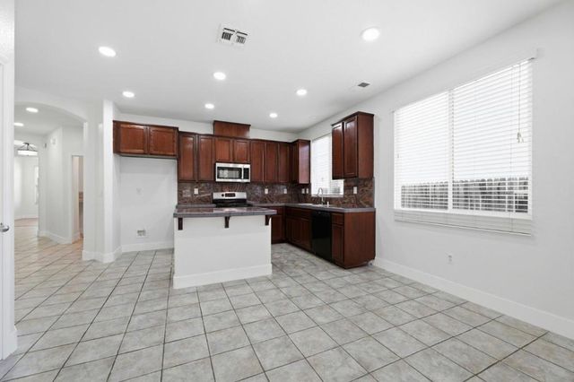 9400 Trolio Way, Elk Grove, CA 95624