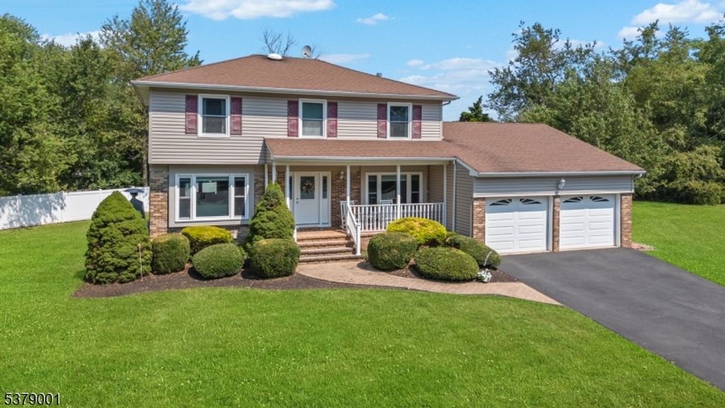 12 Pembrook Ct, Franklin Twp., NJ 08873