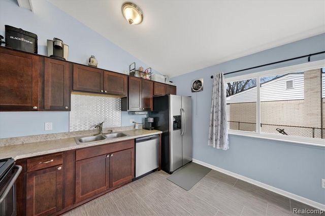 16672 Drake Street, Southgate, MI 48195