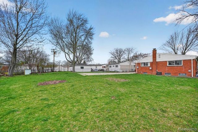 16672 Drake Street, Southgate, MI 48195