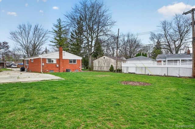 16672 Drake Street, Southgate, MI 48195