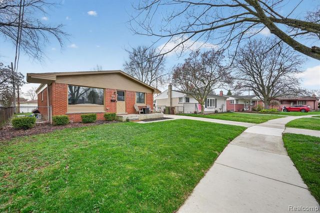 16672 Drake Street, Southgate, MI 48195