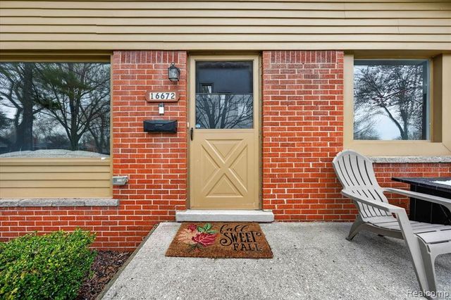 16672 Drake Street, Southgate, MI 48195
