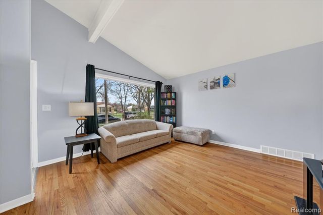 16672 Drake Street, Southgate, MI 48195