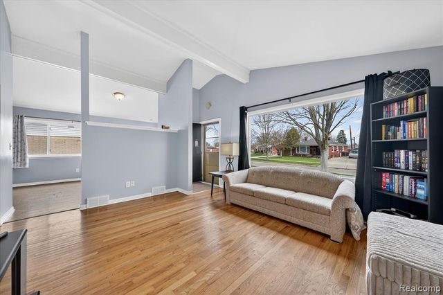 16672 Drake Street, Southgate, MI 48195