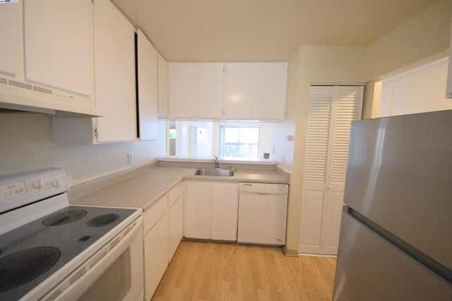 1060 Oak Grove Road, Concord, CA 94518